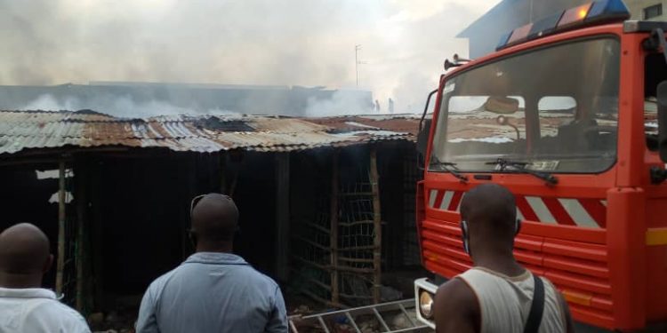 Le marché Missèbo en feu