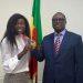 Championne de France Elite du 800m : Noélie Yarigo reçoit les félicitations de l&rsquo;ambassadeur Agbangla