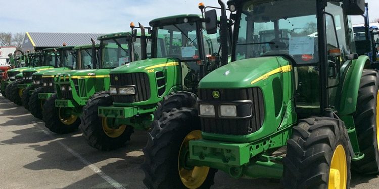 Développement des filières riz, maïs et maraîchage : Un contrat pour l’acquisition d’intrants agricoles et de tracteurs au profit des producteurs