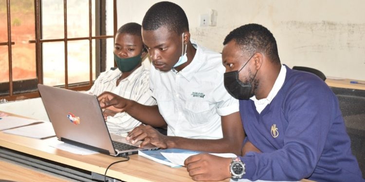 Concours de programmation : De jeunes mathématiciens s’affrontent à Dangbo