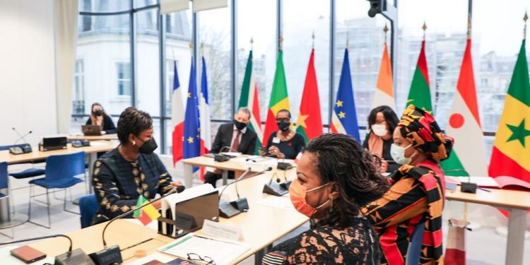Rencontre internationale sur la protection des droits des femmes : Véronique Tognifodé expose les avancées du Bénin à Paris