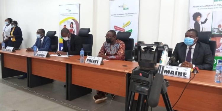 Salon de l’emploi et des compétences à Bohicon : 2211 offres présentées à des milliers de jeunes demandeurs d’emplois
