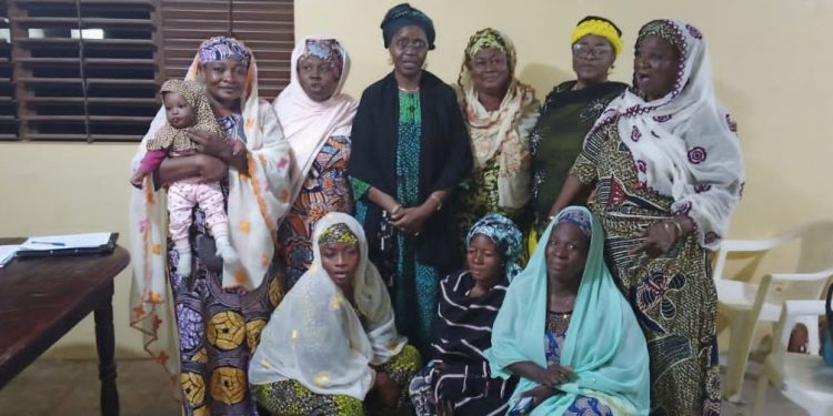 Mariama Baba-Moussa reçoit le soutien des femmes leaders, enseignants et sages à Parakou