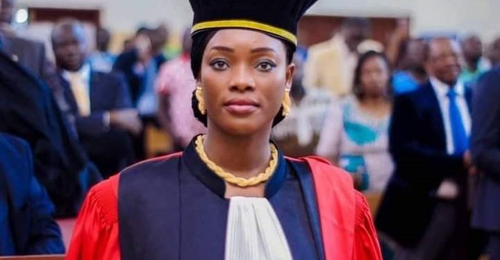 Education : Evania Laurence Gbayé, 1ère fille au Bac, honorée
