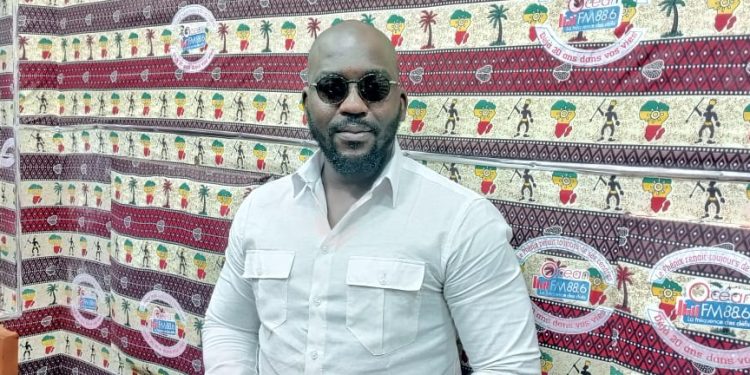 Guy Mitokpè, invité de Cartes sur table de Océan Fm