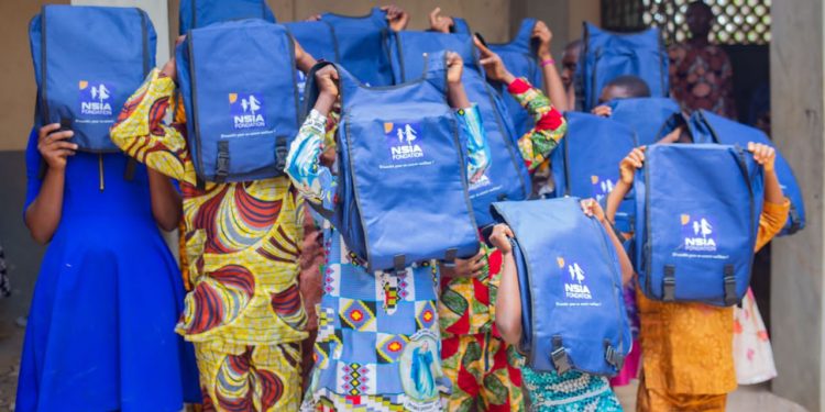 Rentrée scolaire 2022-2023 à Abomey-Calavi : Nsia Assurances et Nsia Fondation offrent 200 kits scolaires à 5 orphelinats