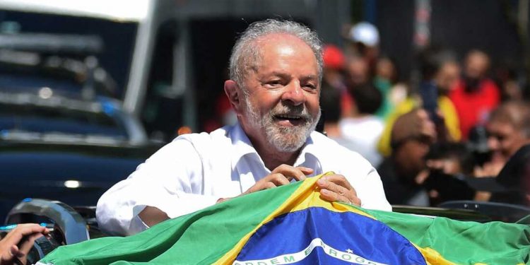Brésil: A 77 ans, Lula da Silva élu président