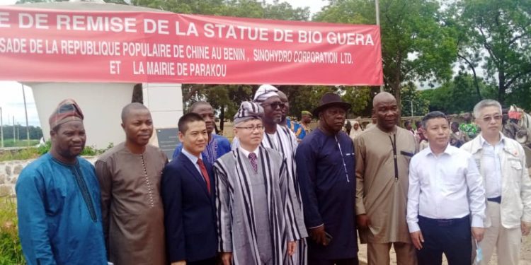 Rénovation de la statue de Bio Guerra : La mairie de Parakou réceptionne le monument du héros national