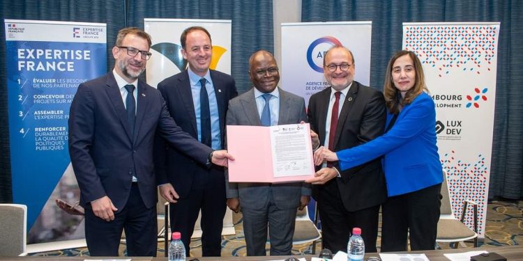 Complémentarité pour aider les pays du Sud au développement : Enabel, Afd, Expertise France et Lux dev signent 2 conventions