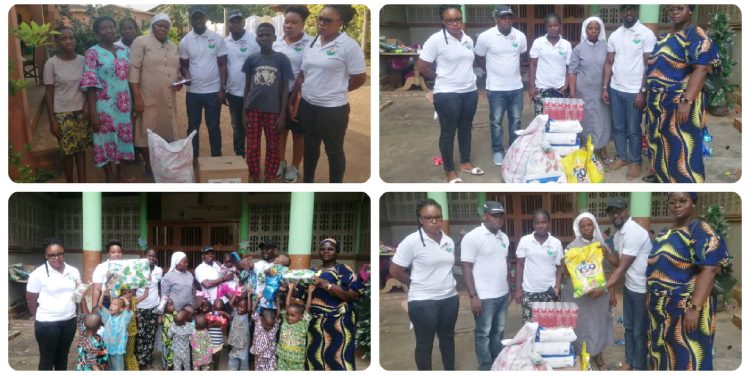 Des kits alimentaires, du savon, des produits pour la toilette des bouts de chou, des jouets et une enveloppe financière. C’est le don que l’Organisation non gouvernementale Epanouissement et dignité de chaque enfant (Edce) a fait à trois différents orphelinats. Il s’agit de l’Orphelinat Saint Gérard Maeiella de Koutongbé à Porto-Novo, de l’Orphelinat Notre dame de toutes grâces à Adjarra et de l’orphelinat Bergerie de Dieu à Abomey-Calavi.