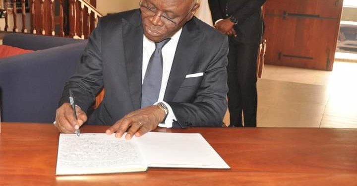 Décès du pape Emérite Benoit XVI : Aurélien Agbénonci exprime la solidarité du Bénin au nonce apostolique
