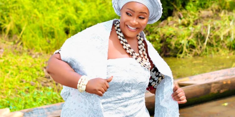 Promotion des religions traditionnelles du Bénin : Princesse Dossi revient sur scène avec son single «Noun Minsin»