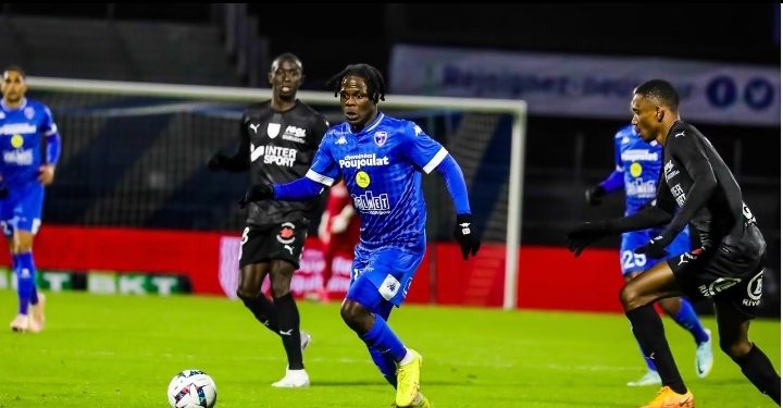 Ligue 2 française : première victoire de Chamois Niortais avec Tchomogo