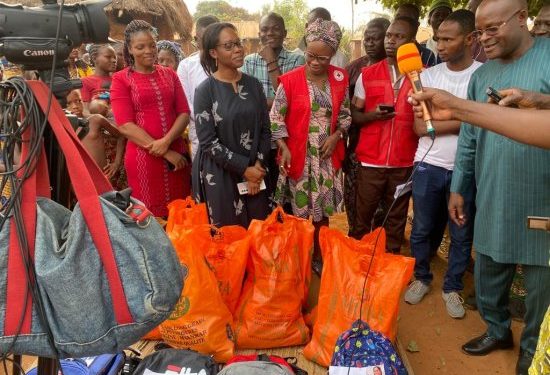 Incendie du village d’Adrogbo à Agamè : 2 ministres et des Ongs au chevet des victimes