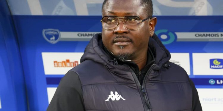 Chamois Niortais : Oumar Tchomogo nommé entraîneur adjoint