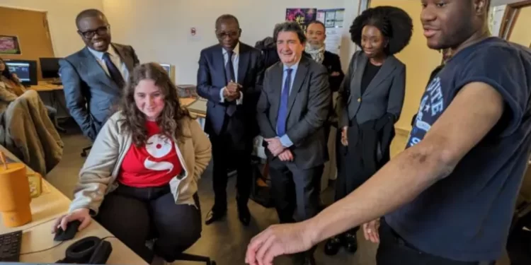 Visite du chef de l’Etat à l’école Gobelins en France : Les étudiants béninois exposent leurs projets à Talon