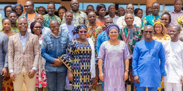 Organisation du 50ème championnat du monde de pétanque au Bénin : Oswald Homeky salue l’engagement de Idrissou Ibrahima