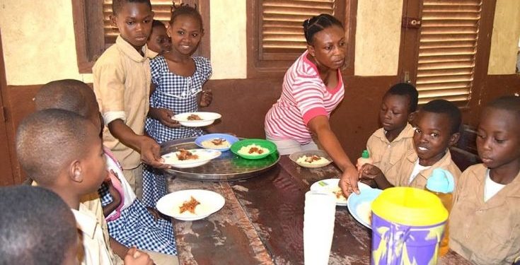 Maintien des apprenants à l’école : Une loi pour consolider le programme des cantines scolaires