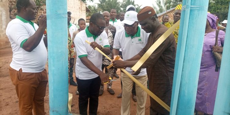 Dons d’infrastructures scolaires et d’équipements : La Fondation Martin Assogba Vihoutou soulage le Ceg Ouèdo Kpossidja