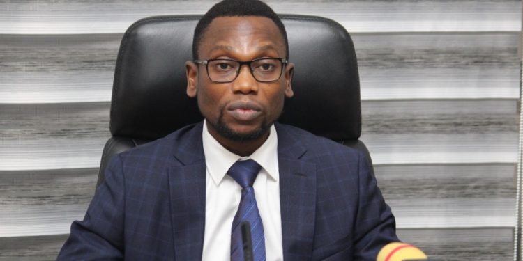 Le ministère de la Santé du Bénin, avec l'appui de la Banque mondiale et du budget national recrute 27 médecins, 15 paramédicaux et 25 jeunes bacheliers pour des formations de spécialisation dans dans 21 filières à l'étranger.