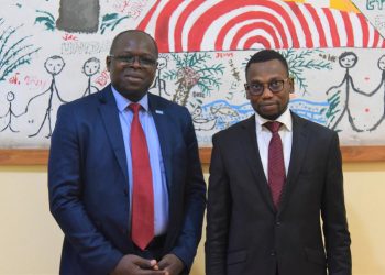 Le Bénin a un nouveau représentant résident de l'Oms. Il a nom Jean Kouamé Konan. Ce dernier a été reçu en audience le 10 juillet 2023 par le ministre de la Santé, Benjamin Hounkpatin.