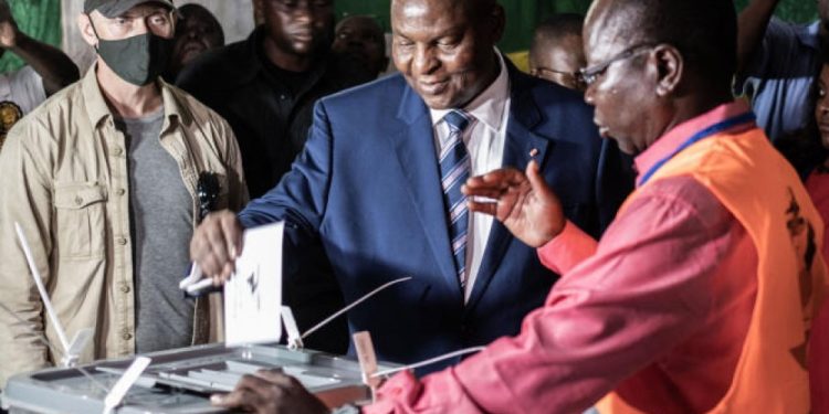 Référendum en Centrafrique : Le « Oui » l’emporte, Touadéra pourra briguer un 3e mandat en 2025