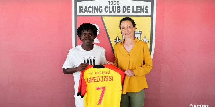 Football féminin en France: La Béninoise Aude Gbédjissi s’engage avec le Rc Lens