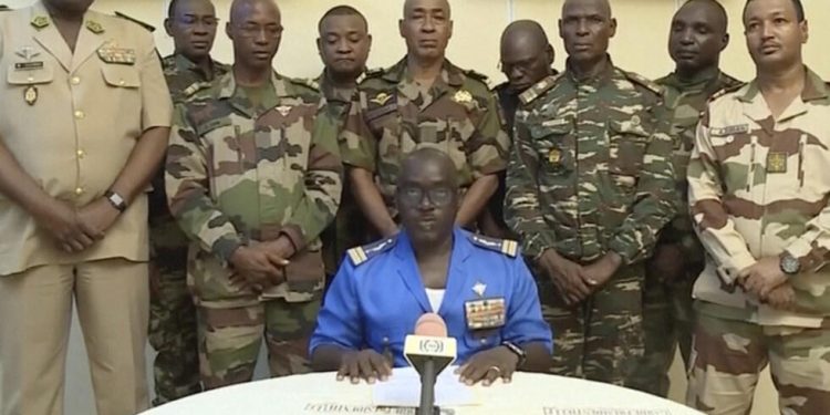 La junte nigérienne menace de riposter «immédiatement» contre toute intervention ou tentative d'intervention militaire de la Communauté économique des Etats de l'Afrique de l'ouest (Cedeao).