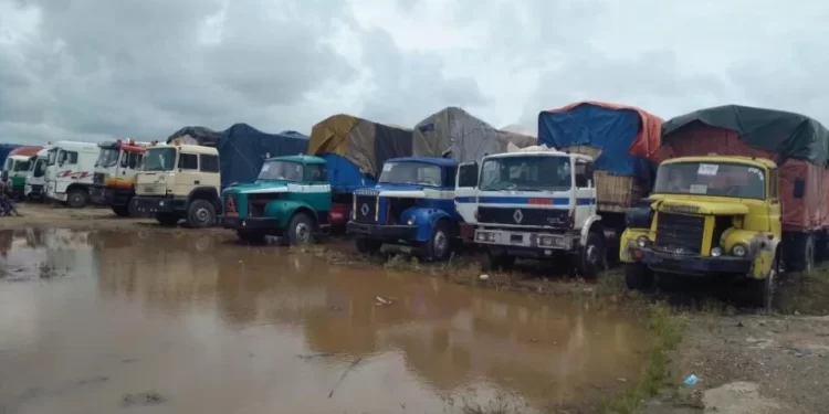 Fermeture des frontières avec le Niger : 600 camions bloqués au Nord Bénin