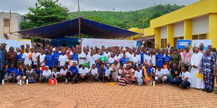 Colonies de vacances : 150 filles adolescentes sont à l’école du leadership féminin à Natitingou