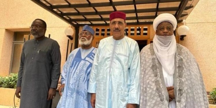 Niger: Les émissaires de la Cédéao ont rencontré Bazoum et la junte