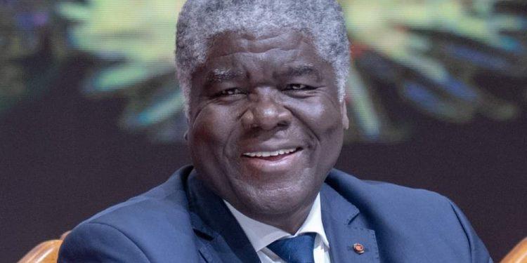 Robert Beugré Mambé est le nouveau premier ministre de la Côte d'Ivoire. Il a été nommé par Alassane Ouattara le lundi 16 octobre 2023.