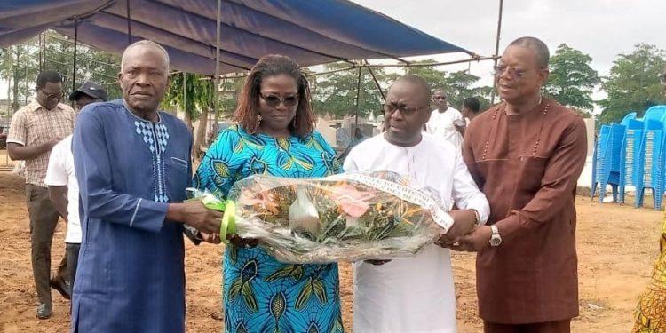 Fête des défunts : Descente des autorités municipales de Cotonou dans plusieurs cimetières