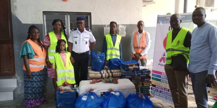 Les mineurs incarcérés ainsi que les enfants des mères détenues de la prison civile de Cotonou ont eu droit, le lundi 25 décembre 2023, à la magie de Noël grâce aux responsables de l'Ong ''Agir pour enfants'' qui sont allés partager un happy hour avec eux.