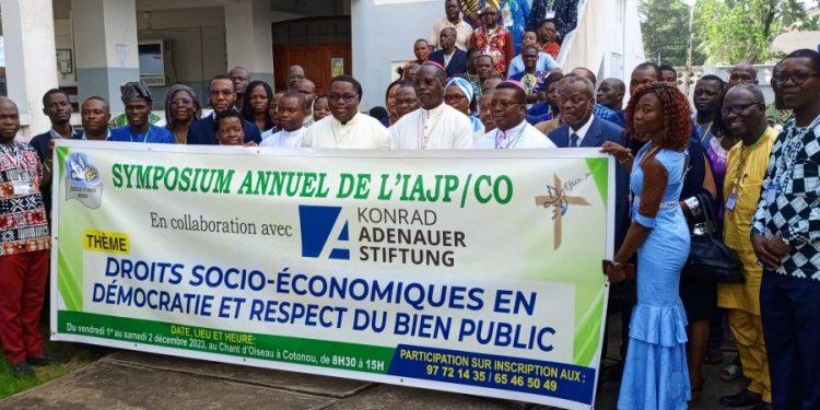 Droits socio-économiques en démocratie et respect du bien public : L’Iajp se penche sur la problématique