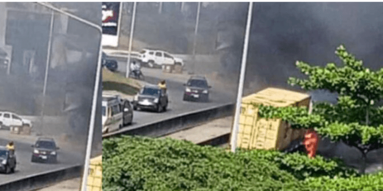 Cotonou : Un camion prend feu ce jeudi aux encablures du carrefour La Roche