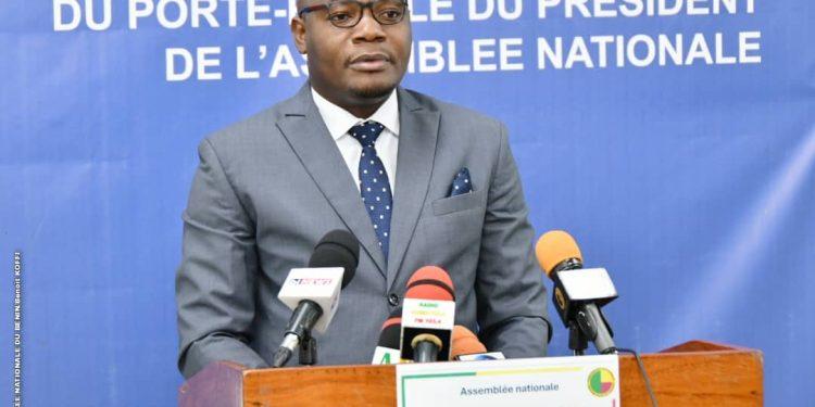 Propos sur une prétendue révision de la Constitution : Le porte-parole de Vlavonou clarifie