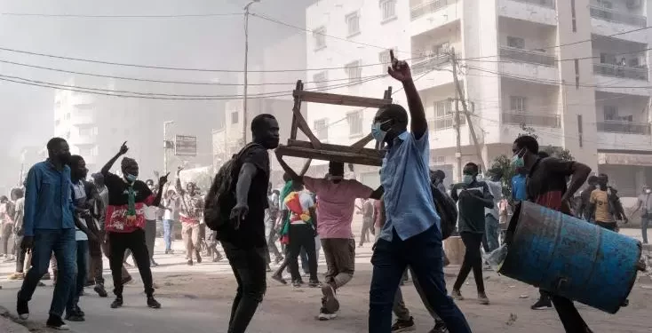 Un étudiant mort à Saint-Louis dans le cadre d'un rassemblement, c'est le bilan des affrontements qui ont eu lieu le vendredi 9 février 2024 à Dakar et en province lors des manifestations contre le report de la Présidentielle.