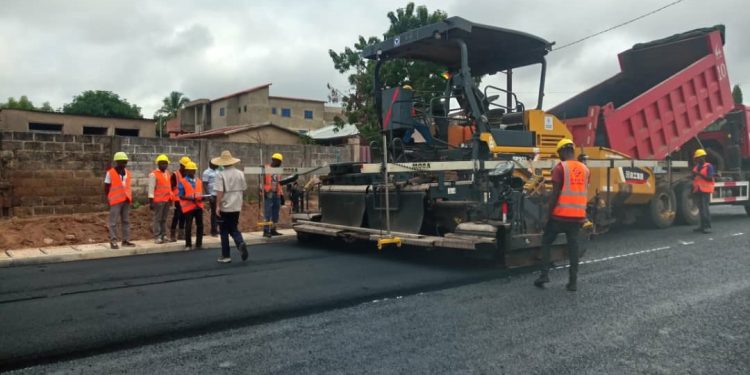 Asphaltage à Cotonou : Plus de 36 km de routes à aménager à Fidjrossè et à Togbin