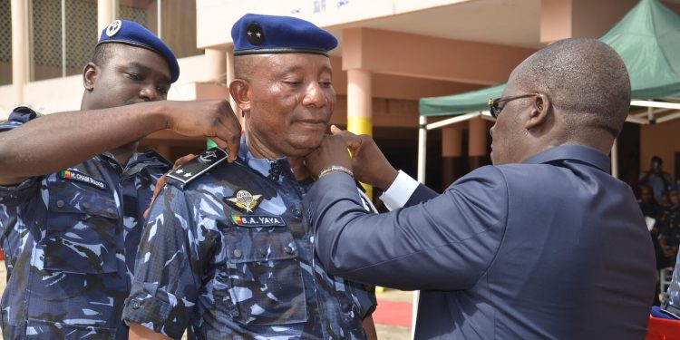 Soumaïla Yaya, Bertin Bada et Fructueux Gbaguidi ont arboré leurs nouveaux galons d'Inspecteur général de Police de première classe et de Généraux de division.