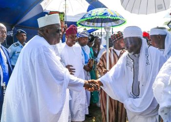Aïd el-Fitr 2024 : Louis Vlavonou communie avec la communauté musulmane de Porto-Novo