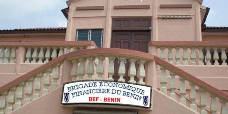Bénin : L’ex-chef d’état-major de la Marine convoqué à la Bef, après son limogeage
