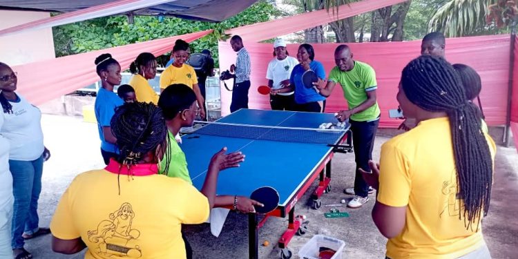 Célébration de la Jif 2024 au ministère de la Santé : Les femmes de la Dg-Mhed adoptent le tennis de table