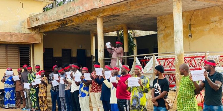 La mairie de Copargo est sans Conseil de supervision. L'installation sans délai de l'organe a été exigée par les agents au cours d'un sit-in le lundi 10 juin 2024.