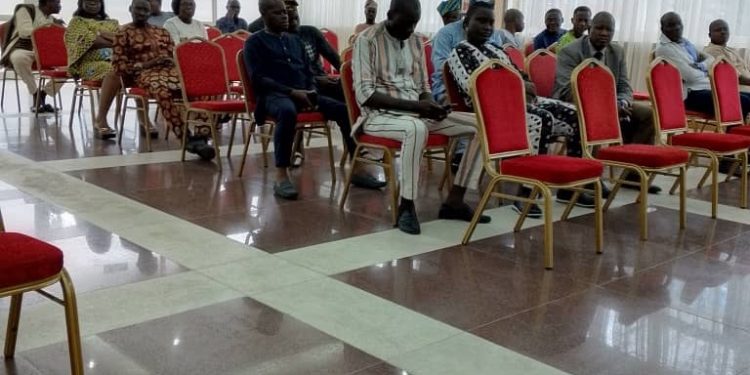 L’Union nationale des diplomates du Bénin a un nouveau bureau exécutif. Présidé par Vincent Ferrier Abalo, ce nouveau bureau a été élu au cours de l’Assemblée générale extraordinaire élective de l’union tenue le vendredi 31 mai 2024, à Cotonou.
