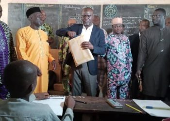 Accompagné d’une délégation, le maire Inoussa Chabi Zimé a donné, le lundi 3 juin 2024, le top de l’examen du Cep 2024 à Parakou.