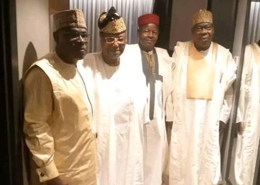 Les anciens présidents Nicéphore Soglo et Yayi Boni poursuivent leur séjourau Niger en vue de la normalisation des relations avec le Bénin. Le mercredi 26 juin 2024, ils ont échangé avec d’anciens présidents nigériens.