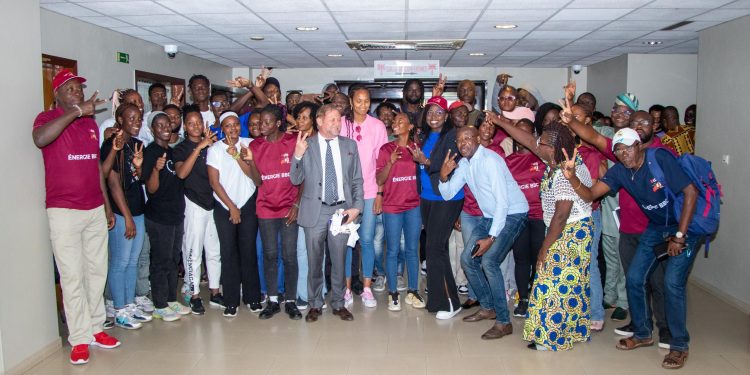 En vue de la célébration du leadership féminin, au Bénin, Wendie Renard a rencontré l’équipe féminine de basketball de la Sbee.