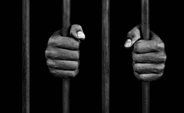 Blanchiment de capitaux et tentative de vol : Un ex-banquier et son associé condamnés à 7 ans de prison