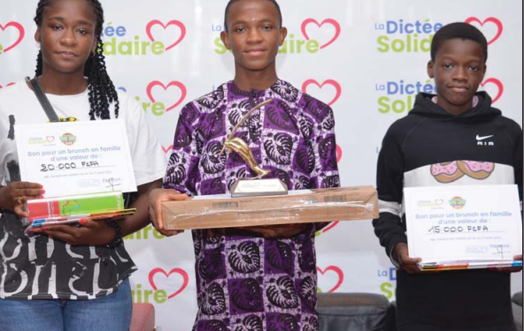 2ème édition de  »La Dictée solidaire  » : Exaucé Massikou et Maryline Agonglo sacrés champions